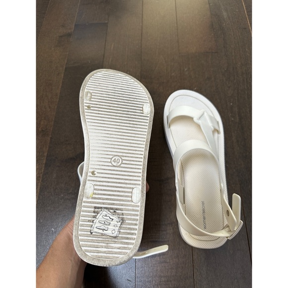 Sandals - Picture 3 of 3